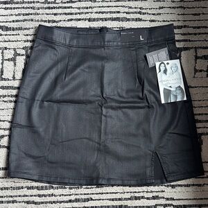 Kendall & Kylie Sleek Black Mini Skirt